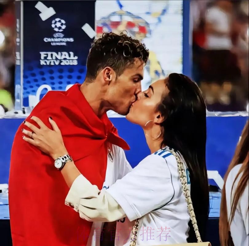 C罗回归皇马？马塞洛社媒评论引发球迷猜测